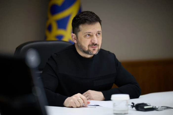 Зеленский Россия томонидан 9 май куни эълон қилинган сулҳни ғалати деб атади