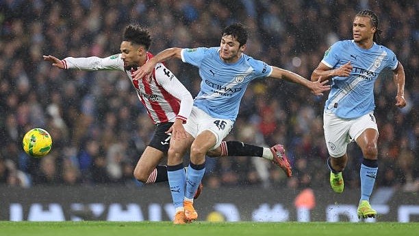 Гвардиола Ҳусанов сариқ карточка олган вазият ҳақида фикр билдирди