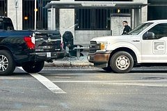 Оқ уй яқинидаги отишма ортидан АҚШ конгрессмени оммавий депортация чақириғи билан чиқди