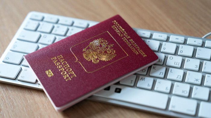 Черногория россияликлар учун виза чекловлари жорий этилишини эълон қилди