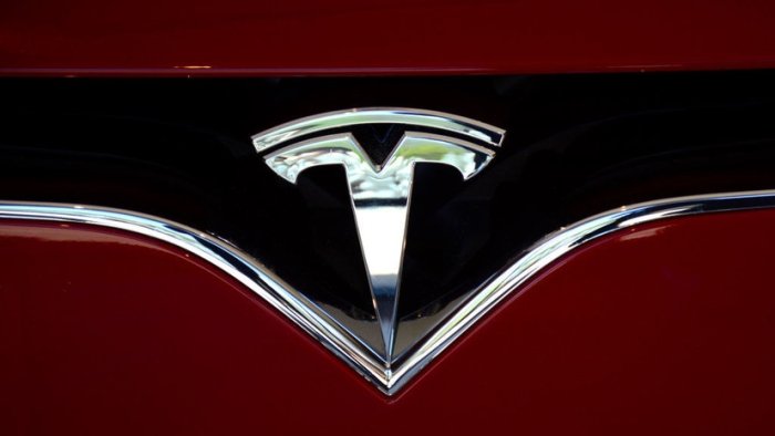 Tesla’ning uchuvchi avtomobili ommaviy ishlab chiqarilmasligi mumkin