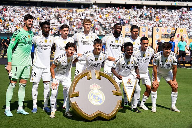 “Реал Мадрид“ самолёти бўрон туфайли Нюаркка аэропортига узоқ вақт қўнолмади