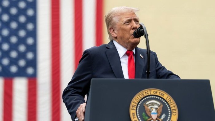 Трамп Киевга ёрдам бериш ўрнига америкалик кексаларга ёрдам бермоқда