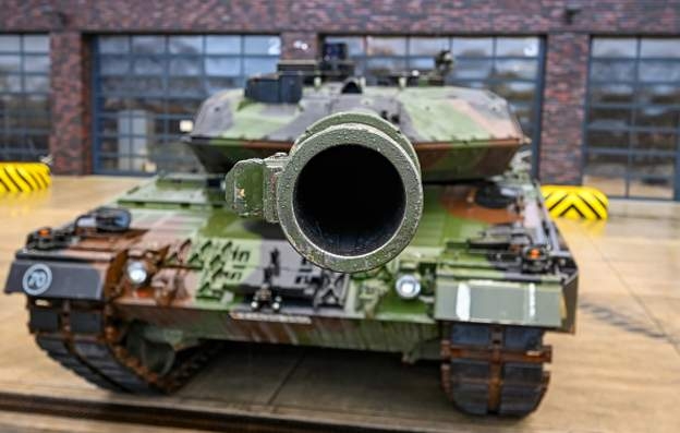 Norvegiya Kiyevga 8 ta Leopard-2 tankini topshirdi