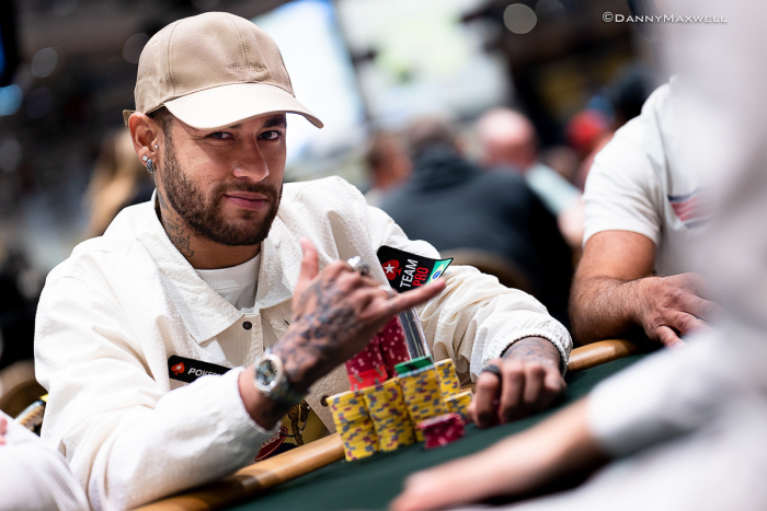 Neymar onlayn poker turnirida ikkinchi o‘rinni egalladi. U 66 ming dollar yutib oldi