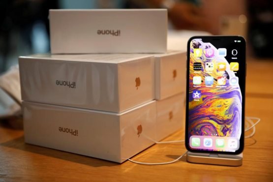 Apple yangi va eski iPhone’lar jamlanmasidan quvvatlantirgichni olib qo‘yadi