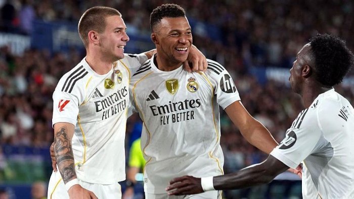 Yuz otirgan kattalar fotosuratlari