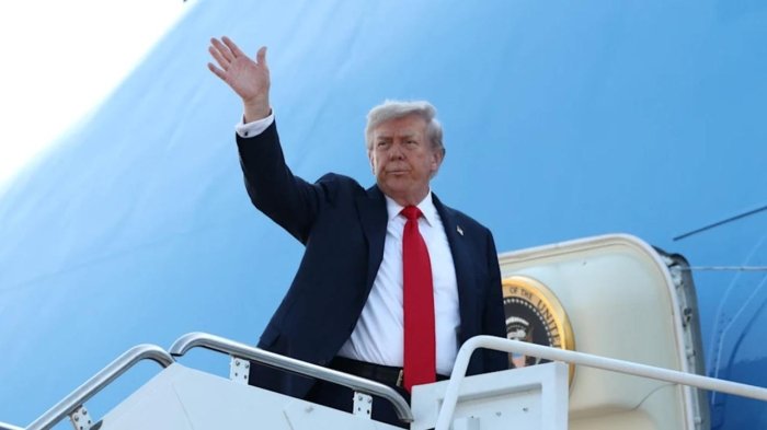 Трамп Путин билан учрашувга Вэнссиз йўл олди