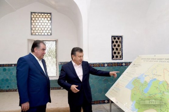 Prezidentlar Amir Temur maqbarasini ziyorat qildi (foto)