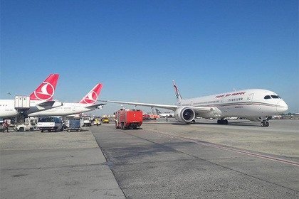 Turkiya aeroportida ikkita samolyot to‘qnashib ketdi