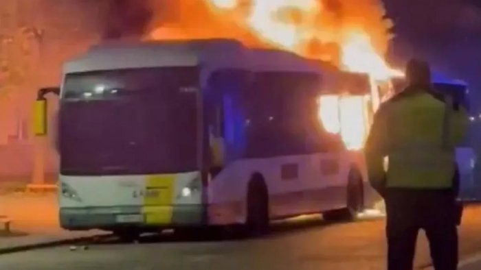 "Барселона" мухлислари ўтирган автобус Чемпионлар лигаси ўйини олдидан ёниб кетди