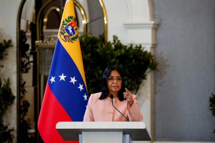 Венесуэла Олий суди вице-президент Родригесни давлат раҳбари вазифасини бажарувчи этиб тайинлади