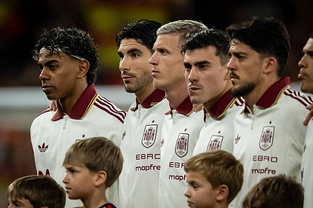 Испания терма жамоаси мухлислари Ямални ҳақорат қилишди