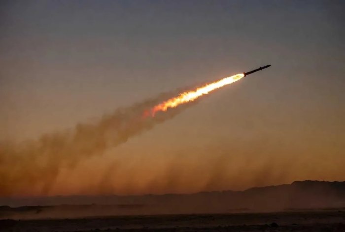 Husiylar Saudiya Arabistoniga uchta ballistik raketa uchirdi