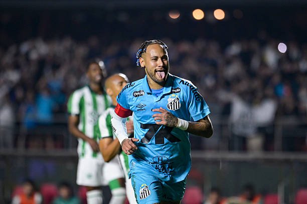 Неймар футбол тарихидаги энг яхши ярим ҳимоячи ким эканлигини айтди