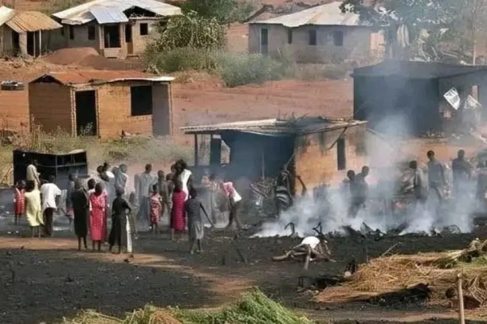 Nigeriya shimolidagi qishloqda qurolli shaxslar 30 dan ortiq odamni o‘ldirdi