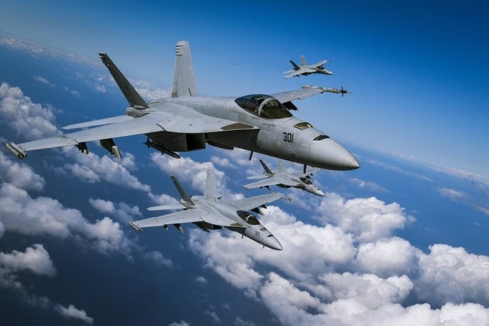 Ғарб Украинага F/A-18 қирувчи самолётларини юбориш ва F-16ларни етказиб беришни муҳокама қилмоқда