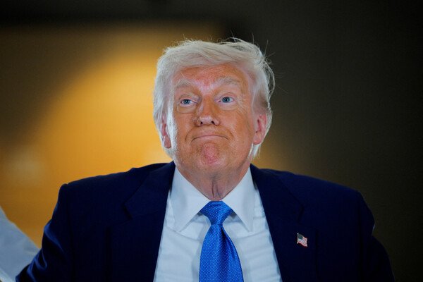 Трамп Россия билан ҳамкорликка умид қилмоқда, шунинг учун санкцияларни кечиктирмоқда