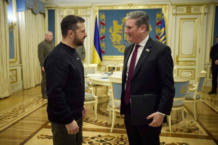 Buyuk Britaniya va Fransiya Ukrainani qo‘llab-quvvatlashda davom etishini bildirdi Buyuk Britaniya va Fransiya Ukrainani qo‘llab-quvvatlashda davom etishini bildirdi