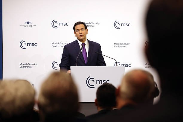 "Чегарасиз дунё ғояси аҳмоқона эди": Марко Рубио Мюнхенда Ғарбнинг хатоларини санаб ўтди