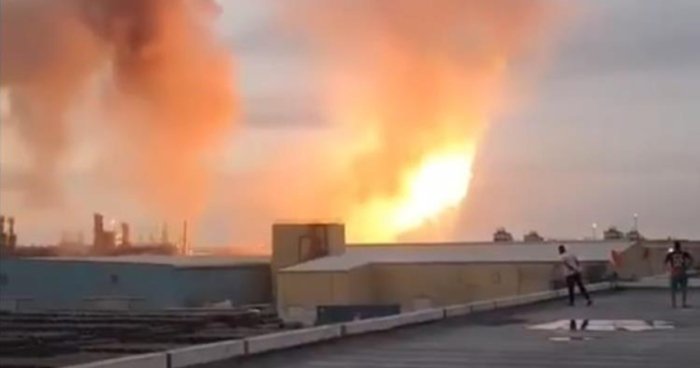 Bahraynda yirik neftni qayta ishlash zavodi yonib ketdi
