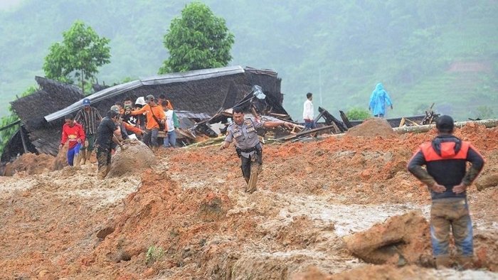 Indoneziyada ko‘chki qurbonlari soni 23 kishiga yetdi