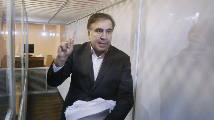 Михаил Саакашвили текширув учун қамоқдан хусусий клиникага ўтказилмоқда