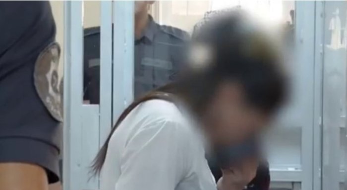 Onlayn porno jurnallar Porno: Yigit eshakda paypoqda etuk ayolni sikadi