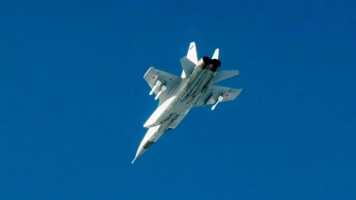 Нега НАТО самолётлари Россия қиравчиларини уриб туширмади?