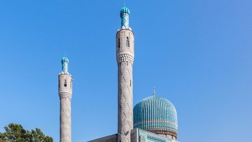 Sankt-Peterburgda Ramazon hayiti nishonlanadi: masjidlarda namoz o‘qiladi, harakat cheklanadi
