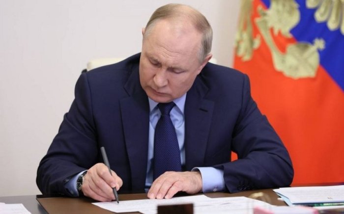 Путин мудофаа вазирига янги ўринбосарларни тайинлади