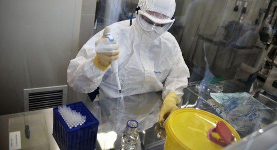 “CОVID-19 вакцинаси учун 100 миллиард доллардан кўпроқ маблағ керак”