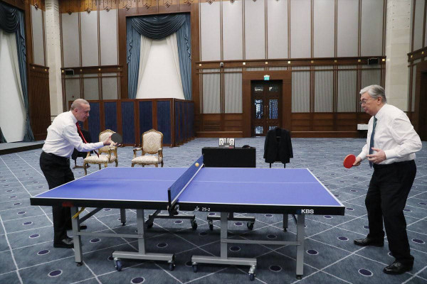 Qozog‘iston va Turkiya prezidentlari stol tennisi o‘ynadi (+foto)