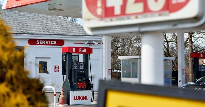 АҚШ “Лукойл”нинг чет элдаги ёнилғи қуйиш шохобчалари билан амалиётларни давом эттиришга рухсат берди