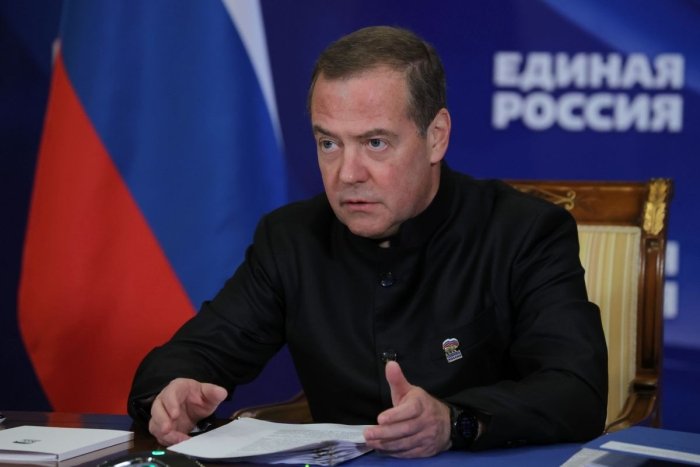 Медведев АҚШни Кирк ўлдирилишидан кейин Киевга ёрдам бериш масаласини қайта кўриб чиқишга чақирди