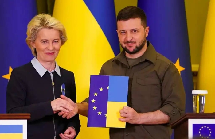 Еврокомиссия раҳбари: Украинанинг Европа Иттифоқига қўшилиши вақт ва шартларни бажаришни талаб қилади