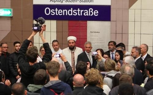 Germaniyada metro bekati vafot etgan musulmon nomi bilan ataldi