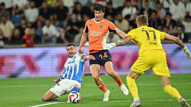 Шомуродов ва Файзуллаев ҳаракат қилаётган "Истанбул Башакшеҳир" Конференциялар лигасига чиқа олмади!