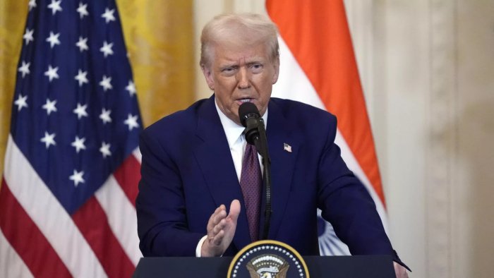 Трамп Украина бўйича музокараларнинг боришини баҳолади