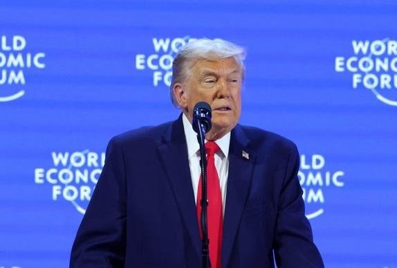 «Дания Гренландияни сақлаб қолиш учун кичкиналик қилади» — Трамп Давосда қатор баёнотлар берди