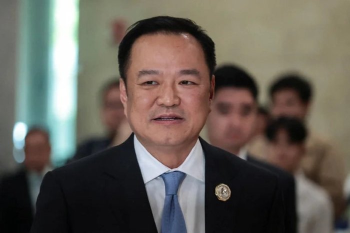 Таиланд бош вазири Трампнинг "бортини" бериб юборди