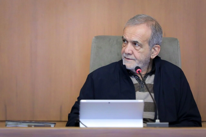 Эрон президендти: "Агар АҚШ чиндан ҳам ҳақиқий дипломатияни излаётган бўлса, ўзининг провокацион ҳаракатларини тўхтатиши керак"