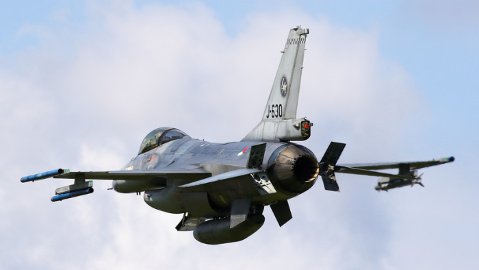Niderlandiya kuzda Ukrainaga F-16 samolyotlarini yetkazib berishi mumkin