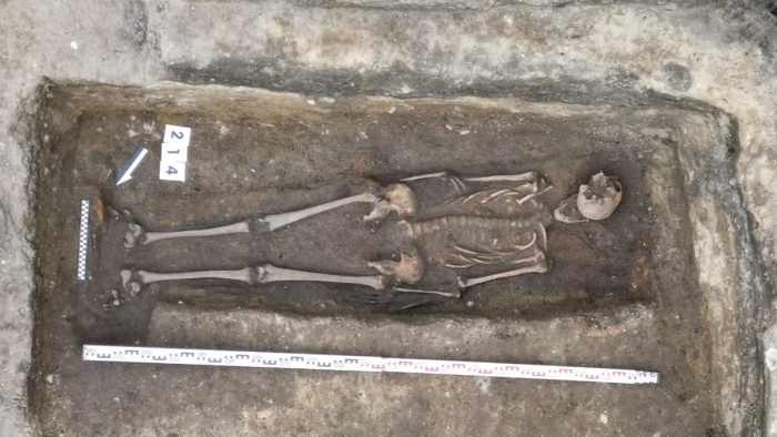 Polshada o‘rta asr risari qabri topildi