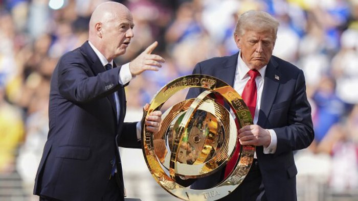 Дональд Трамп ўзининг номи билан аталган стадион бўлишини хоҳламоқда