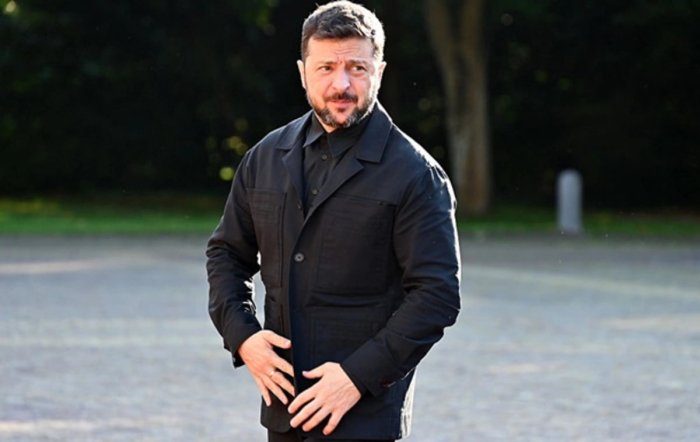 Zelenskiyning dizayneri nega Ukraina prezidenti yana kostyum kiyishni boshlaganini tushuntirdi