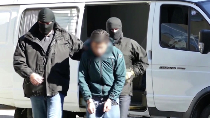 Кубада америкалик бир киши терактлар тайёрлашда гумонланиб ҳибсга олинди Кубада америкалик бир киши терактлар тайёрлашда гумонланиб ҳибсга олинди