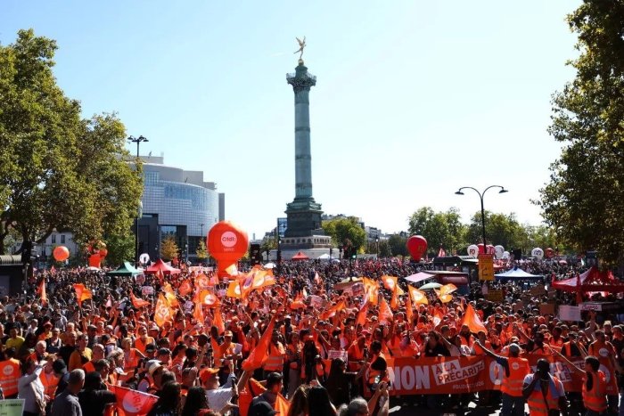 “Hammasini to‘sib qo‘y!” aksiyasi: Fransiyada 1 milliondan ortiq odam norozilik namoyishlariga chiqdi