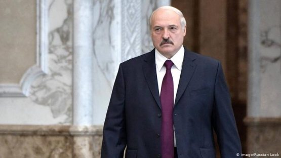 Лукашенко яна конституцияни ўзгартирмоқчи