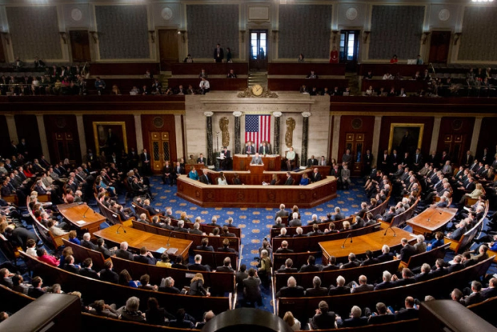 АҚШ ҳукуматни декабрь ёки январ ойларида қайта очишни муҳокама қилмоқда